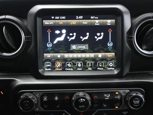 Used 2023 Jeep Wrangler Unlimited Sahara w/ Cold Weather Group AWD/4WD image 20
