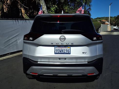 Used 2023 Nissan Rogue SV image 6