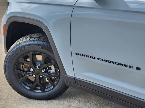 New 2026 Jeep Grand Cherokee L 4WD image 17