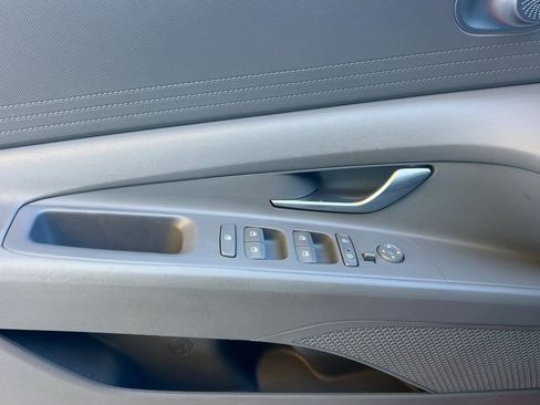 Used 2023 Hyundai Elantra SEL w/ Cargo Package image 12