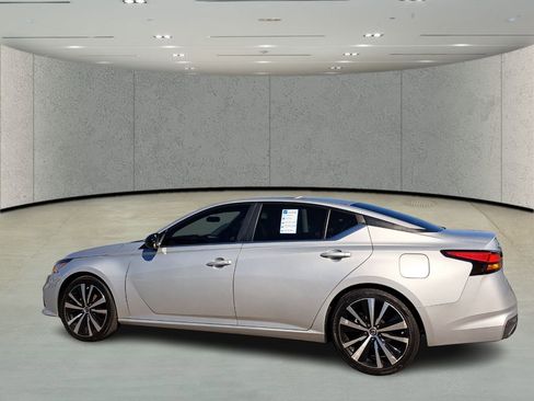 Used 2022 Nissan Altima 2.5 SR image 7