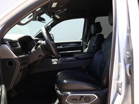 Used 2022 Jeep Wagoneer Series III AWD/4WD image 8