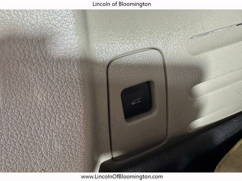 Used 2015 Lincoln MKX AWD w/ Equipment Group 102A image 27