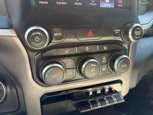 Used 2022 RAM 1500 Big Horn AWD/4WD image 23