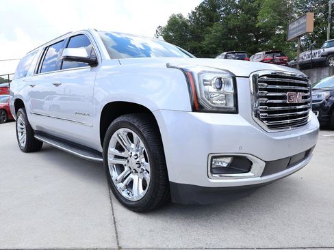 Used 2016 GMC Yukon XL SLT w/ Premium Edition RWD image 9