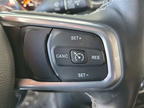 Used 2020 Jeep Gladiator Overland image 27