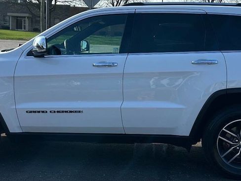 Used 2017 Jeep Grand Cherokee Limited w/ Trailer Tow Group IV AWD/4WD image 6
