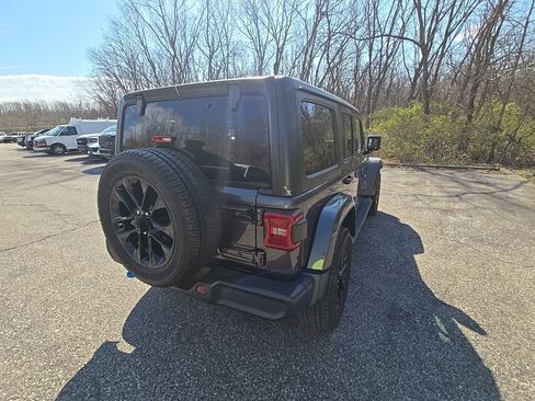 Used 2023 Jeep Wrangler Unlimited Sahara w/ Cold Weather Group image 7