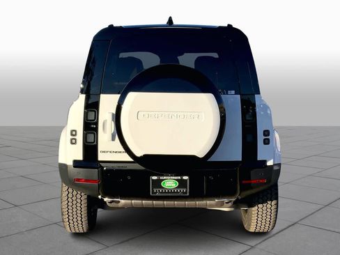 New 2026 Land Rover Defender 110 S image 4