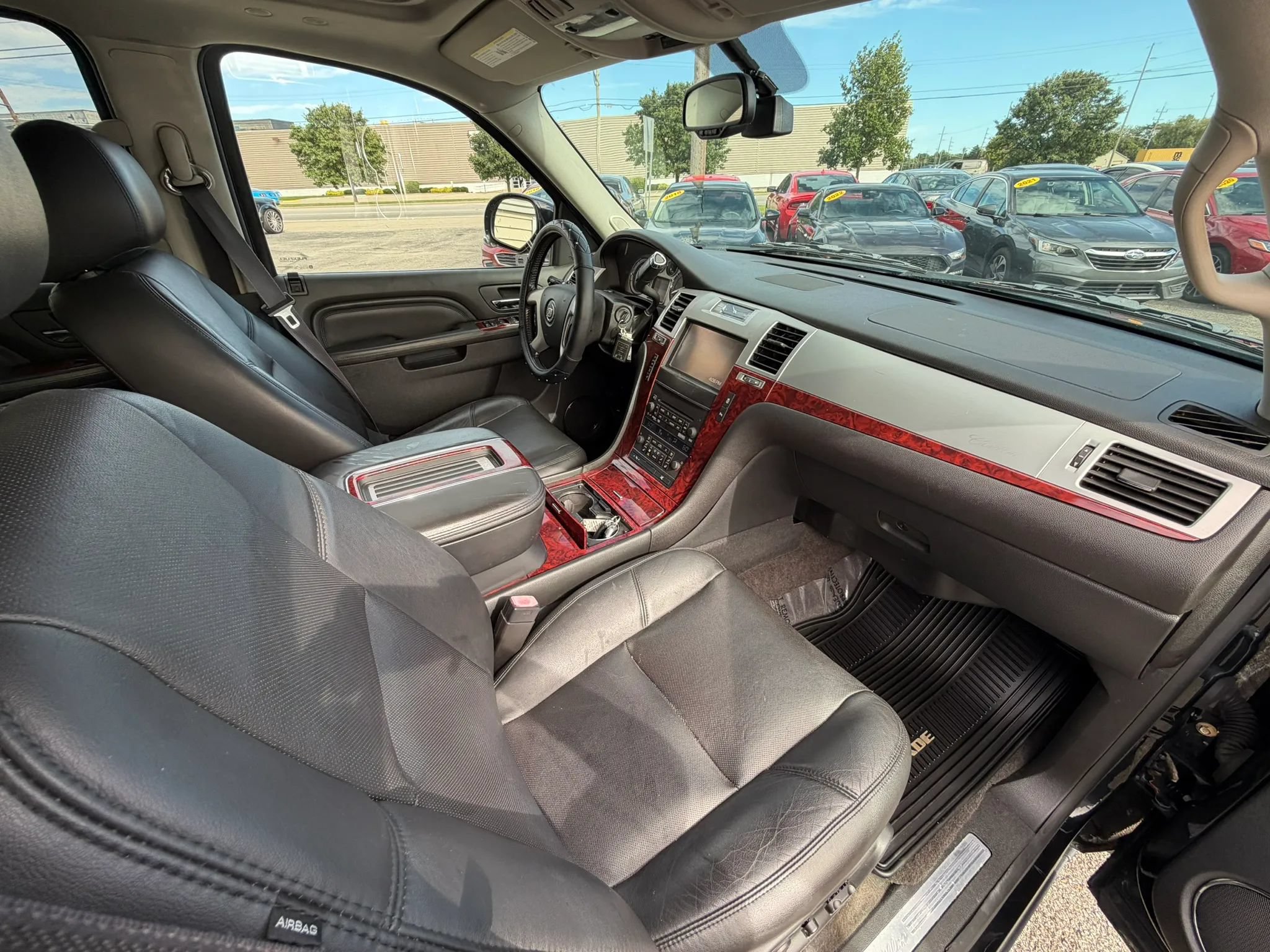 Used 2014 Cadillac Escalade Premium AWD/4WD image 32