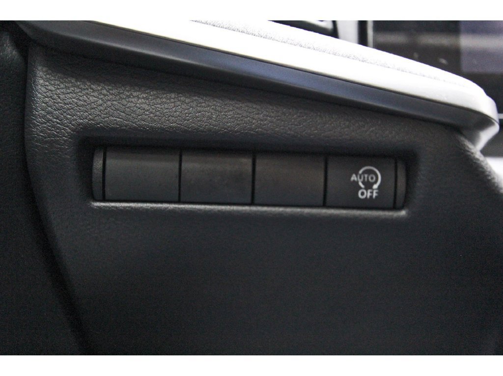 Used 2026 Nissan Kicks SV w/ SV Premium Package FWD image 23