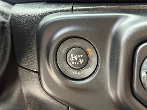 Used 2021 Jeep Wrangler Unlimited Sahara AWD/4WD image 24
