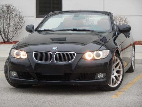 Used 2010 BMW 328i Convertible image 4