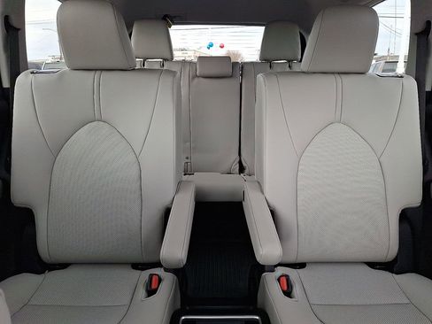 New 2026 Toyota Grand Highlander AWD image 13