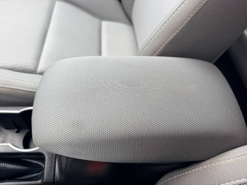 Used 2015 Toyota Corolla LE FWD image 41