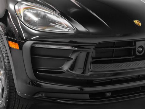 Used 2025 Porsche Macan image 15