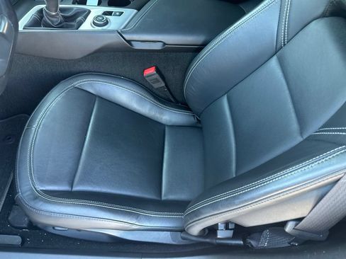 Used 2017 Chevrolet Corvette Stingray Coupe w/ Z51 1LT RWD image 4