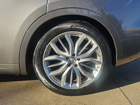 Used 2021 Maserati Levante GranLusso image 16