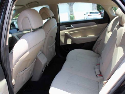 Used 2015 Hyundai Sonata SE w/ Option Group 09 FWD image 25