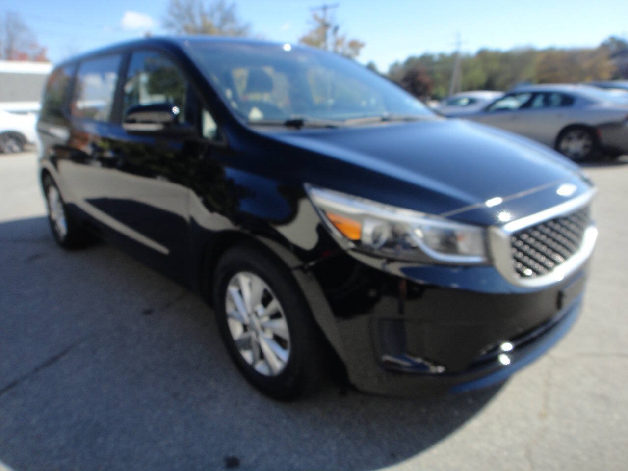 Used 2017 Kia Sedona L FWD image 3