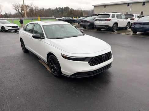 New 2025 Honda Accord SE image 4