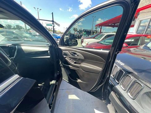 Used 2020 Chevrolet Traverse LT FWD image 10