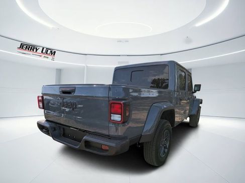 New 2026 Jeep Gladiator Sport image 3