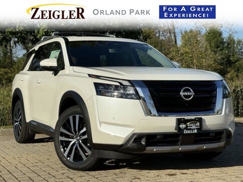 Used 2025 Nissan Pathfinder Platinum w/ Cargo Package AWD/4WD image 1