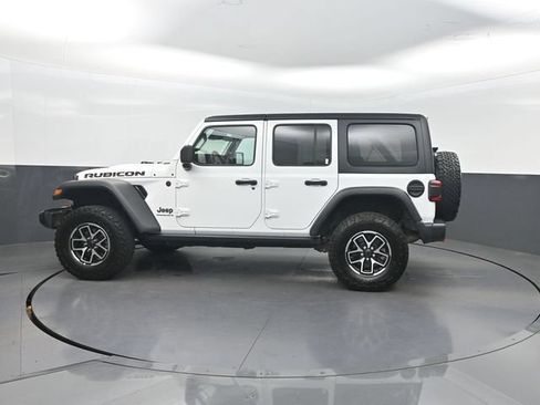 Used 2026 Jeep Wrangler Unlimited Rubicon AWD/4WD image 3