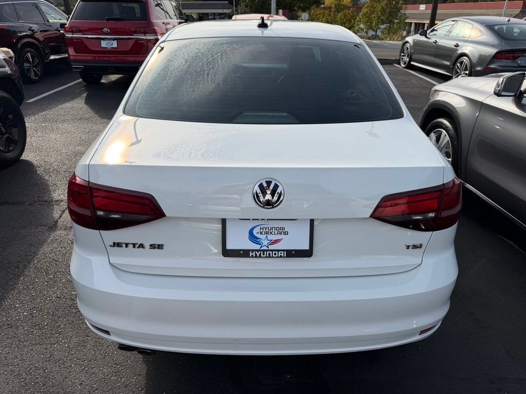 Used 2017 Volkswagen Jetta SE FWD image 7