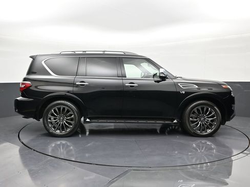 Used 2021 Nissan Armada Platinum w/ Captain's Chairs Package RWD image 6