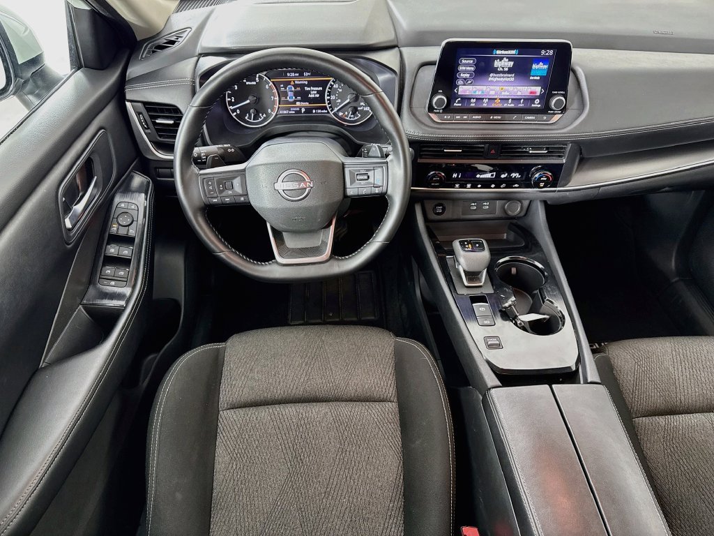 Used 2025 Nissan Rogue SV FWD image 25