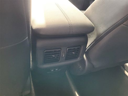 Used 2020 Toyota RAV4 XLE Premium image 7