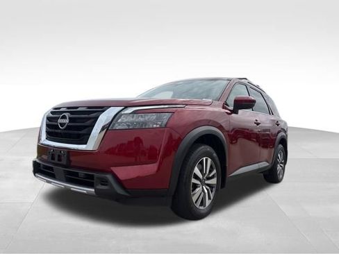 Used 2025 Nissan Pathfinder SL AWD/4WD image 5