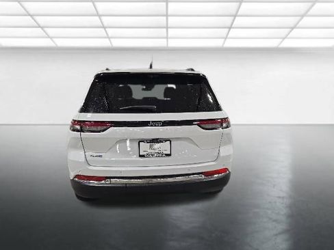 Used 2022 Jeep Grand Cherokee Limited 4xe w/ Luxury Tech Group II AWD/4WD image 6