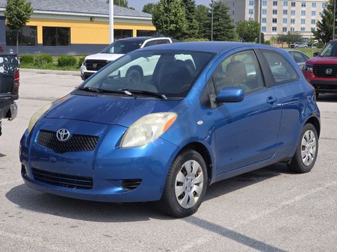 Used 2007 Toyota Yaris 2-Door Hatchback FWD image 4