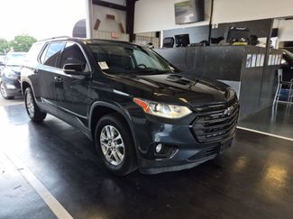 Used 2021 Chevrolet Traverse LT FWD video 1