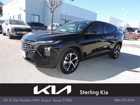 Used 2025 Chevrolet Trax RS w/ Driver Confidence Package image 1