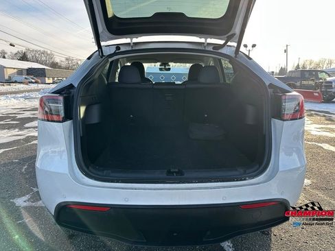 Used 2021 Tesla Model Y Long Range image 21