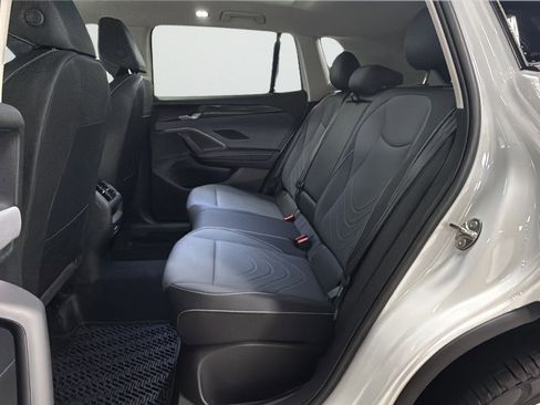 New 2026 Volkswagen Tiguan SE image 31