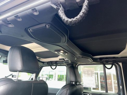 Used 2019 Jeep Wrangler Unlimited Sahara AWD/4WD image 26