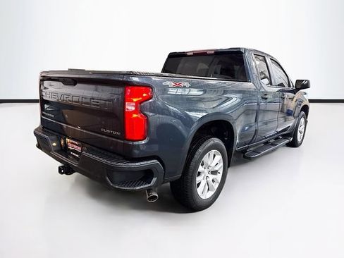 Used 2020 Chevrolet Silverado 1500 Custom w/ Custom Value Package image 6