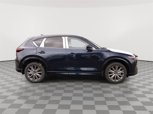 New 2025 MAZDA CX-5 Signature image 8