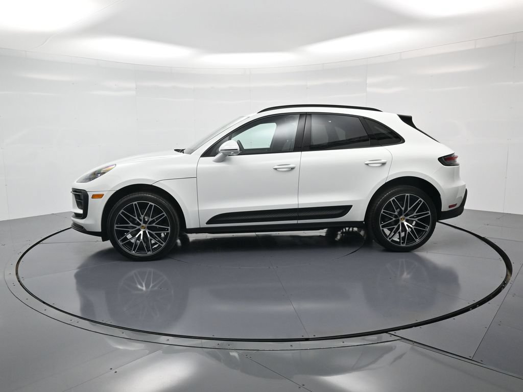 Certified 2026 Porsche Macan AWD/4WD image 2