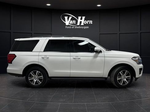 Used 2024 Ford Expedition XLT image 2