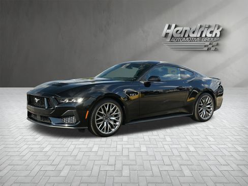 Used 2025 Ford Mustang GT Premium image 8