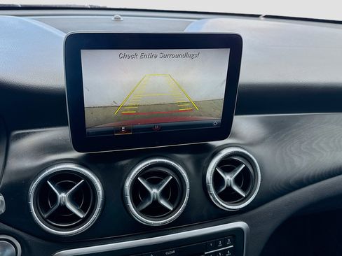 Used 2018 Mercedes-Benz CLA 250 image 10
