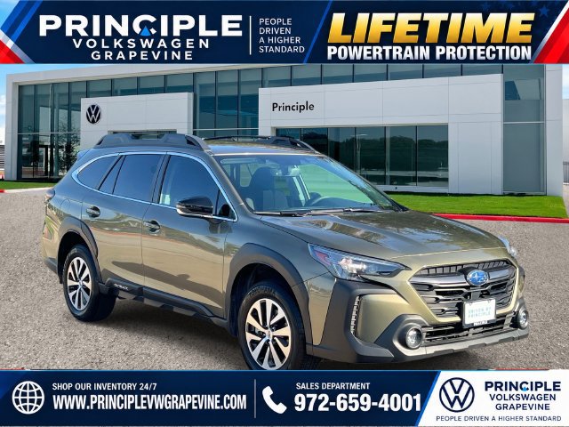 Used 2025 Subaru Outback Premium AWD/4WD image 2