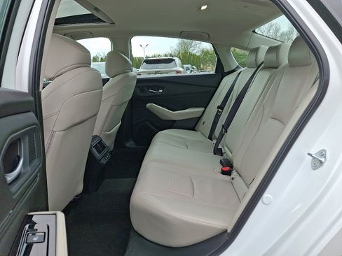 Used 2024 Honda Accord Touring image 10