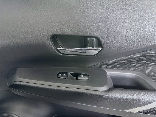 Used 2023 Nissan Kicks SV FWD image 30